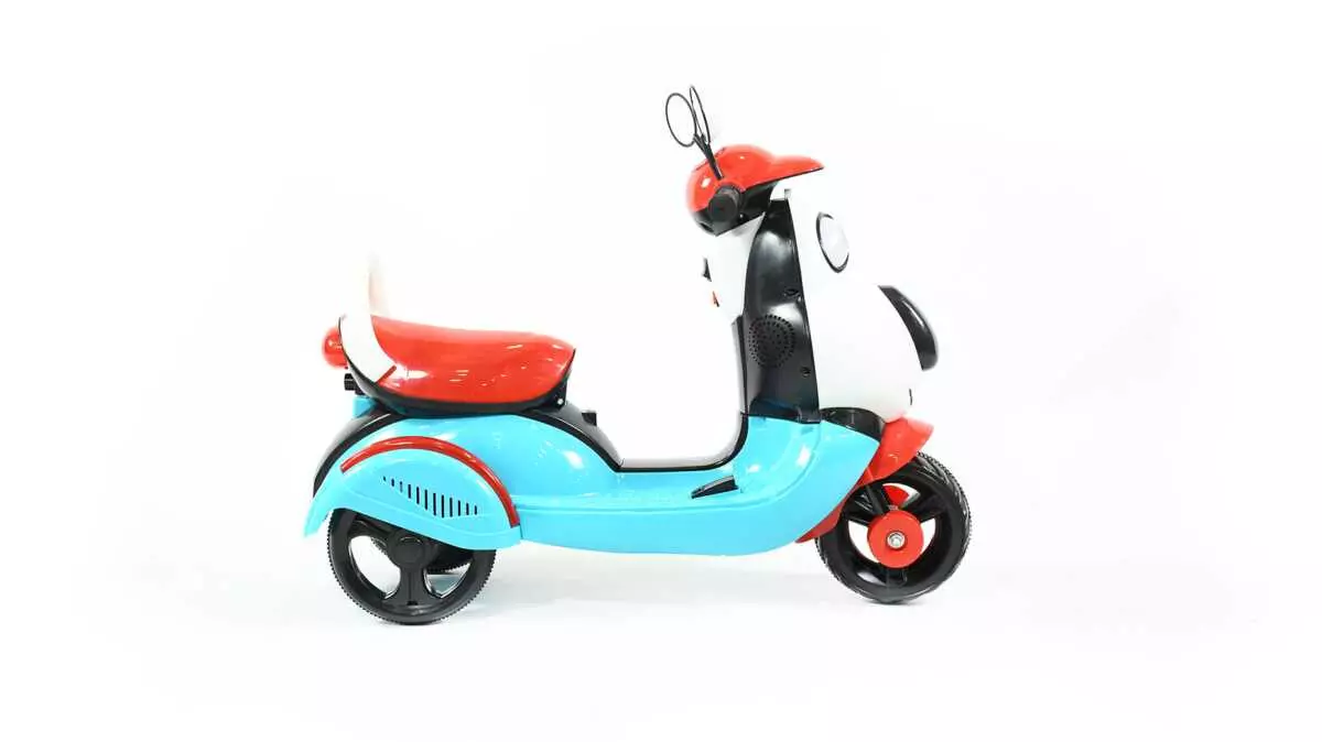 KIDS RIDE ON RECHARGEABLE ELECTRIC SCOOTER - Image 2