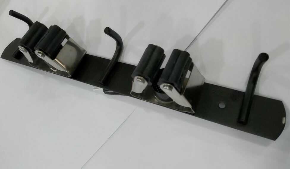 5539 AODI STAINLESS STEEL MOP HOLDER 3 HOOK 2 CLIP - Image 1
