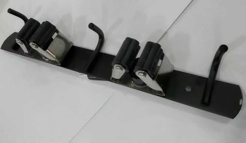 AODI STAINLESS STEEL MOP HOLDER 3 HOOK 2 CLIP - Image 2