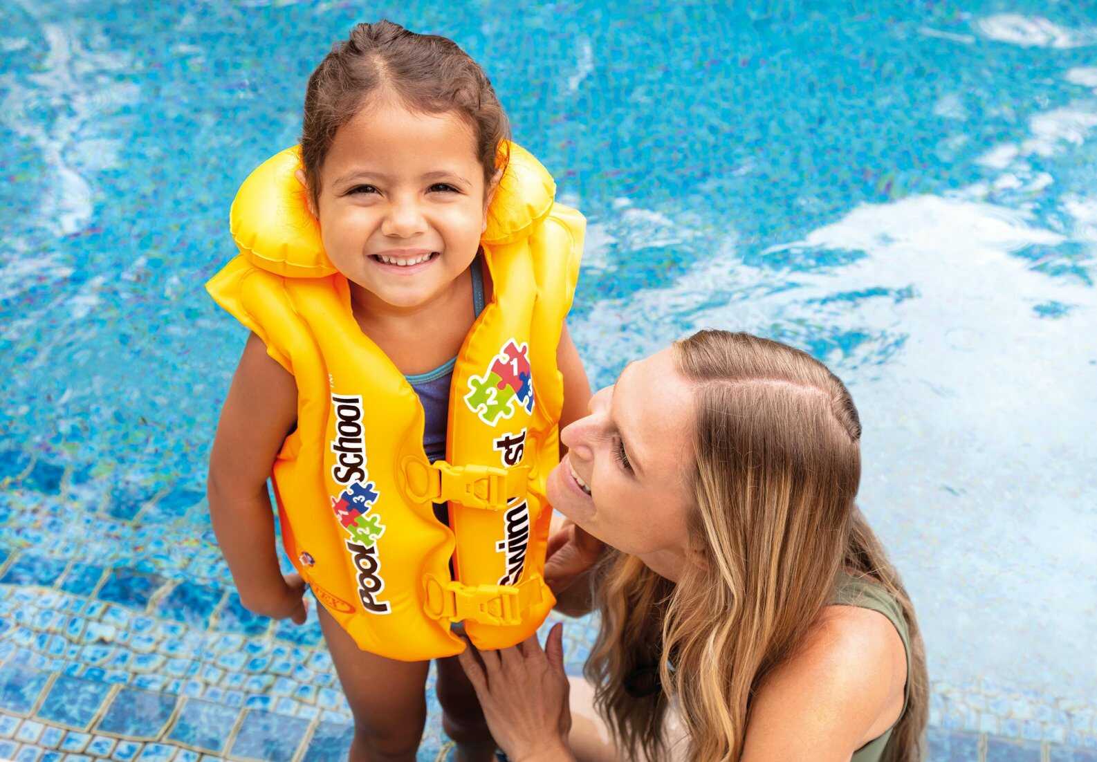 11724-1 Swim Vest (Age 3-6) Intex - Image 1